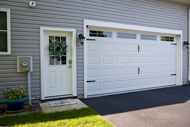 24/7 Emergency Garage Door Panel Replacement experts in Brambleton, VA